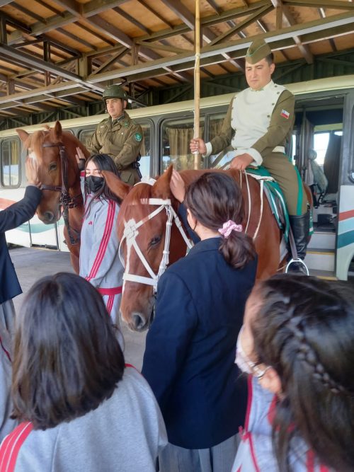 Visita a la Escuela de Suboficiales de Carabineros