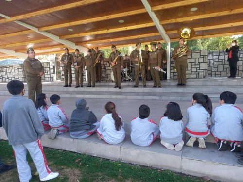 Visita a la Escuela de Suboficiales de Carabineros