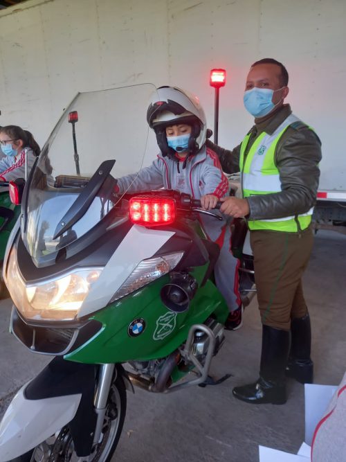 Visita a la Escuela de Suboficiales de Carabineros