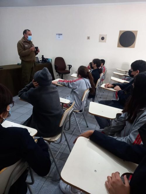 Visita a la Escuela de Suboficiales de Carabineros