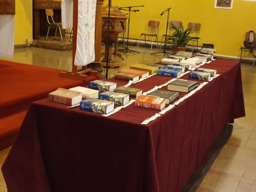 Entrega de Biblias