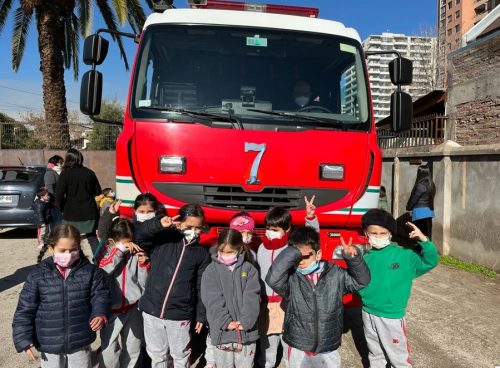 Bomberos visitan a los más pequeños de nuestro Colegio