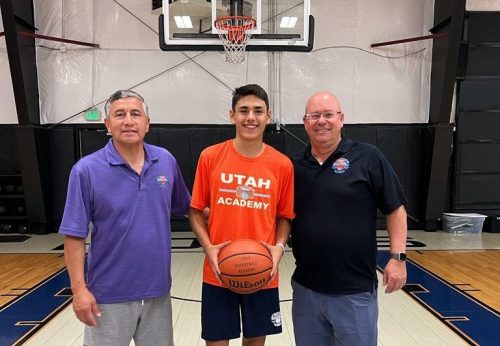 Karim Nazal, basquetbolista marquiano, asiste a Campamento de Básquetbol en USA