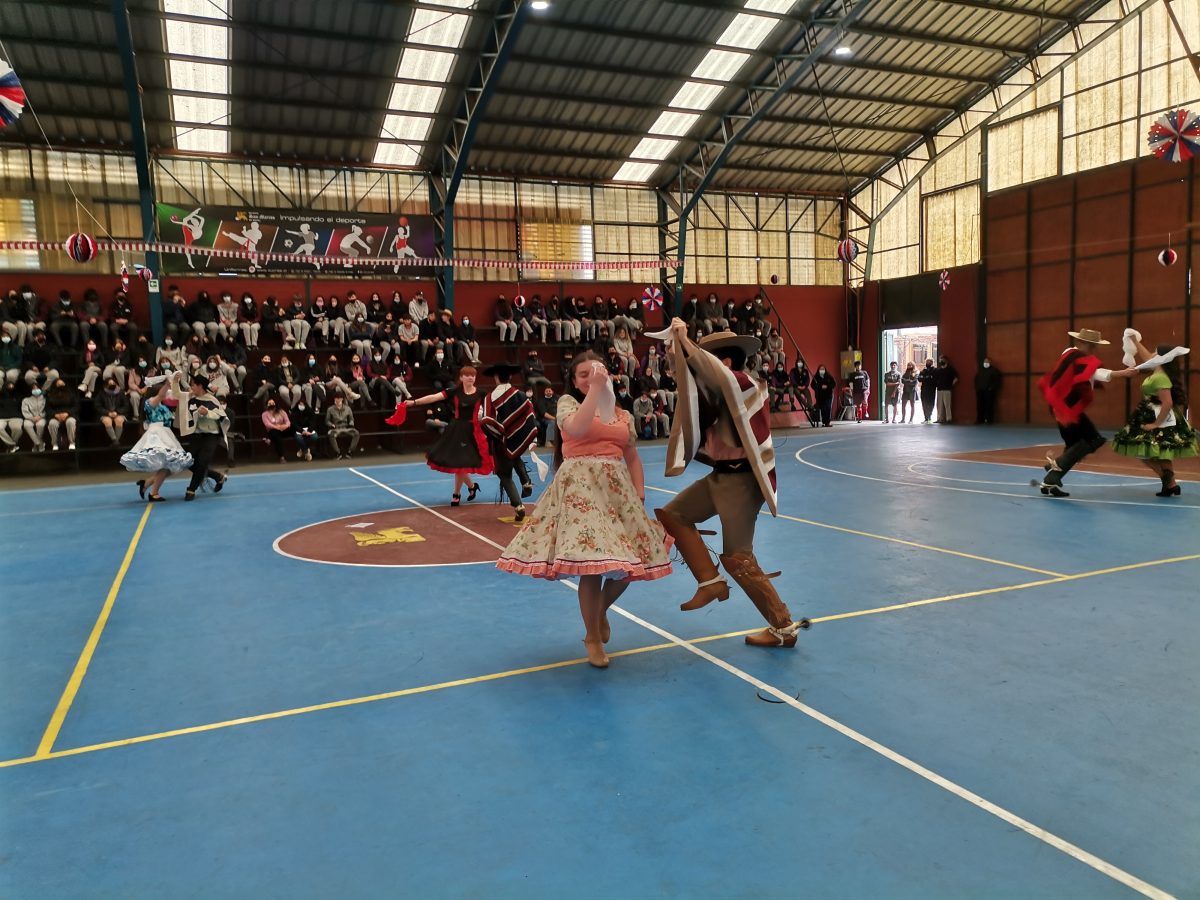 Brillante Encuentro y Campeonato de Cueca Colegio San Marcos