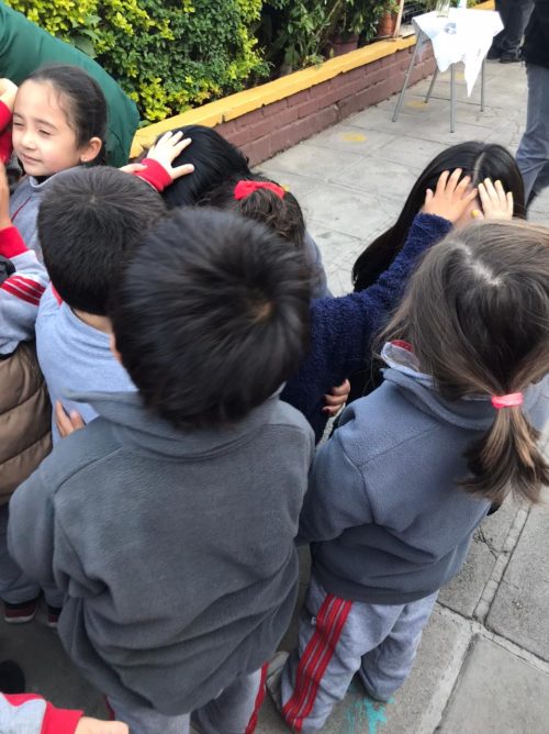 Saludo de los estudiantes a sus profesores(as)
