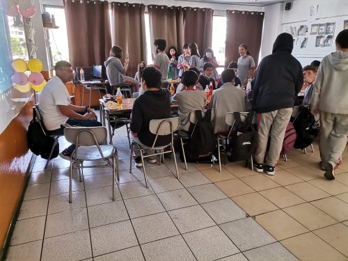 Saludo de los estudiantes a sus profesores(as)
