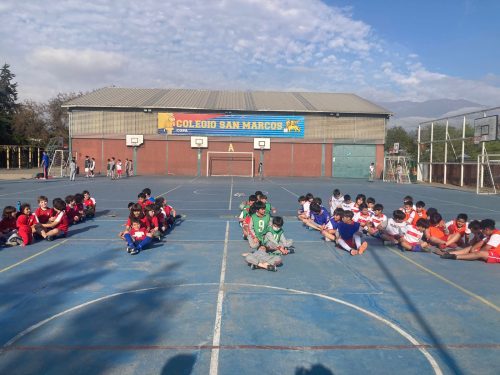 MASIVO AMISTOSO DE FUTBOLITO SAN MARCOS-COLEGIO SUIZO