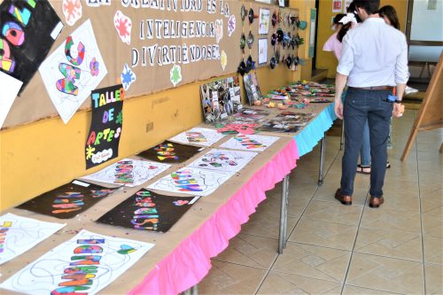 Exposición de Artes y Manualidades y Ciencia para niños