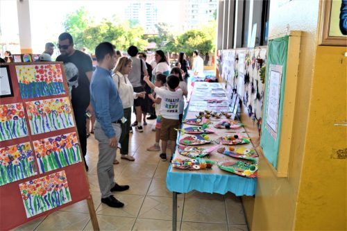 Exposición de Artes y Manualidades y Ciencia para niños