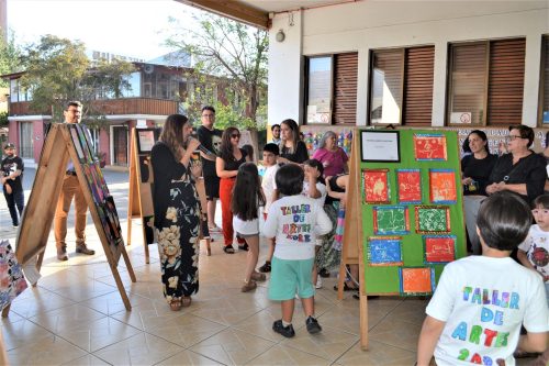 Exposición de Artes y Manualidades y Ciencia para niños