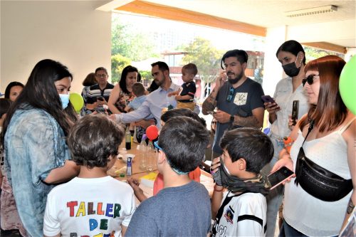 Exposición de Artes y Manualidades y Ciencia para niños