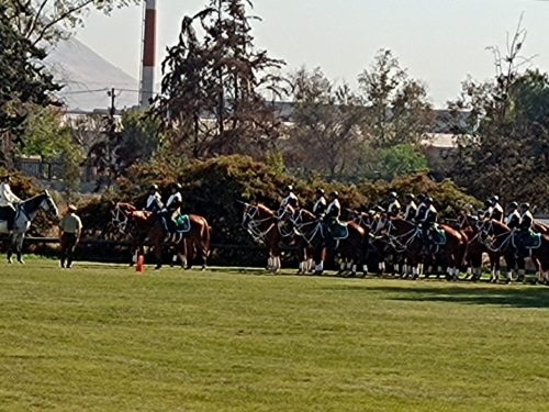 Visita a la Escuela de Caballería de Carabineros