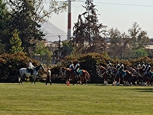 Visita a la Escuela de Caballería de Carabineros