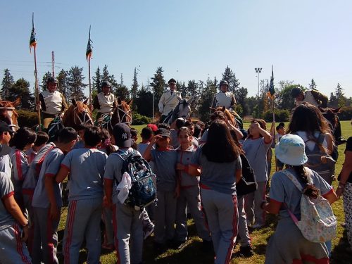Visita a la Escuela de Caballería de Carabineros