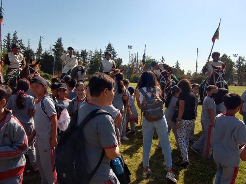 Visita a la Escuela de Caballería de Carabineros