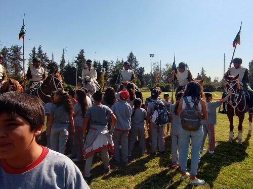 Visita a la Escuela de Caballería de Carabineros