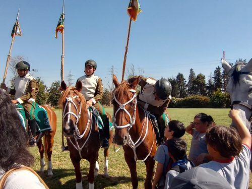 Visita a la Escuela de Caballería de Carabineros