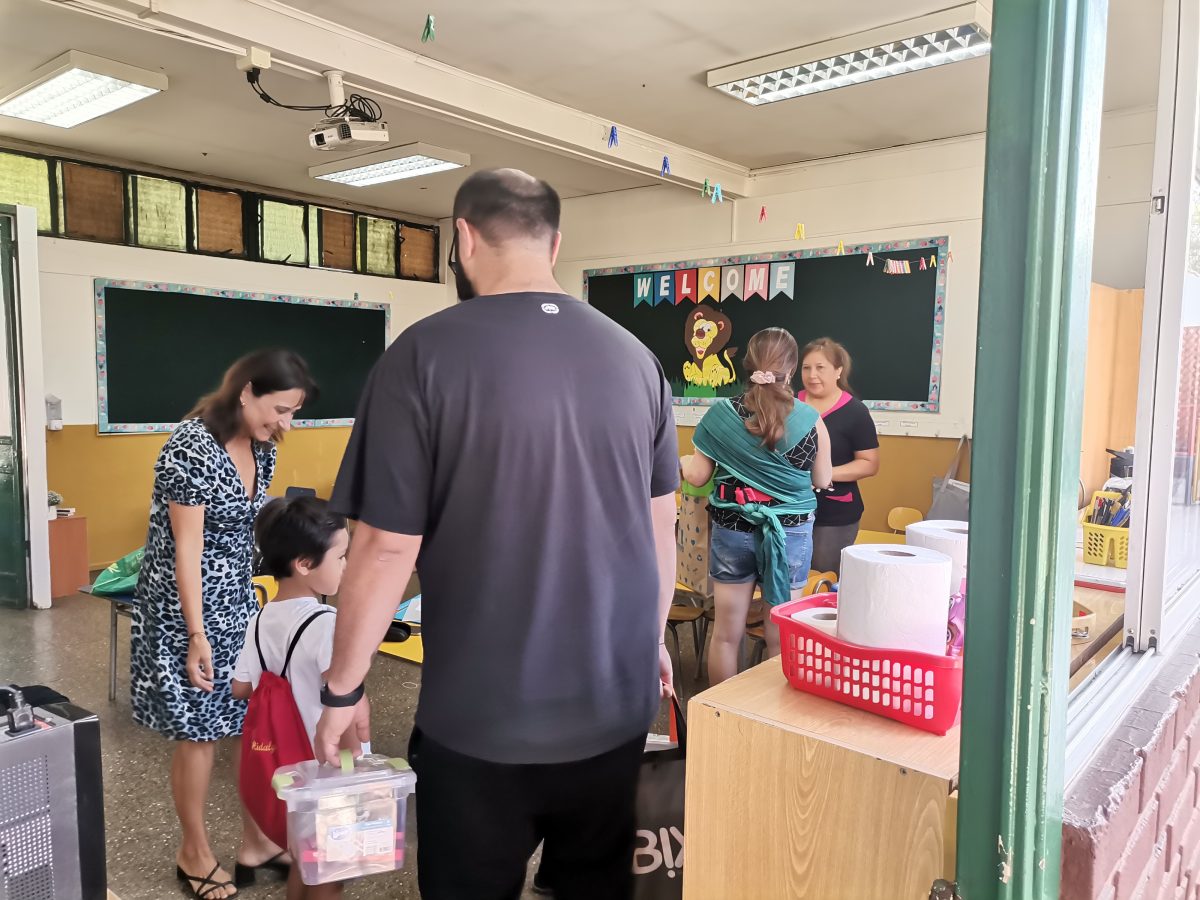 Entrega de útiles escolares en el Primer Ciclo