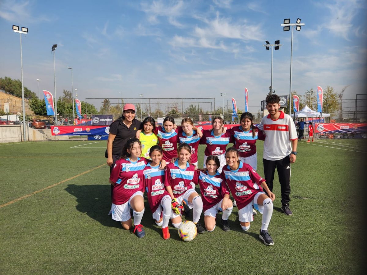 LA RAMA DE  FUTBOLITO DAMAS PARTICIPÓ EN LA” COPA IDEAL”