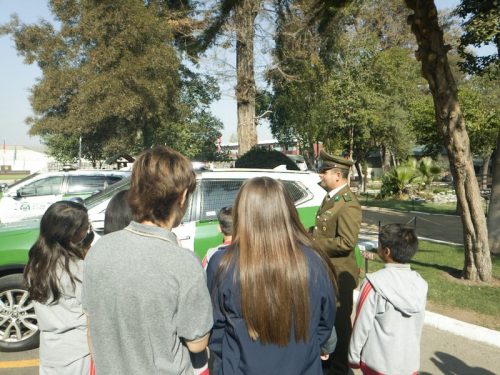 Visita a la Escuela de Sub Oficiales en el Día del Carabinero