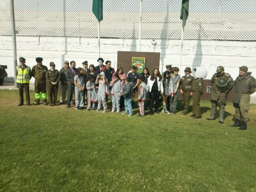 Visita a la Escuela de Sub Oficiales en el Día del Carabinero