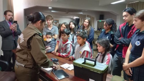 Visita a la Escuela de Sub Oficiales en el Día del Carabinero
