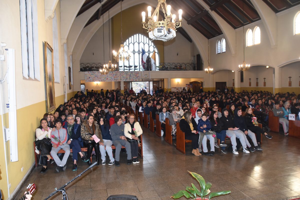 LITURGIA DEL DÍA DE LA MADRE EN EL CICLO 3