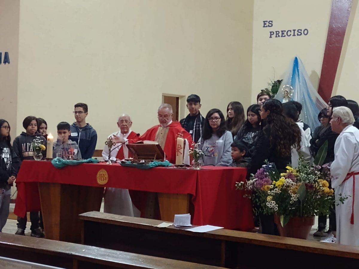 VIGILIA DE PENTECOSTÉS DEL GRUPO DE CONFIRMACIÓN SAN MARCOS