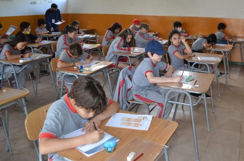 Resultados SIMCE 2022 con cuadros comparativos