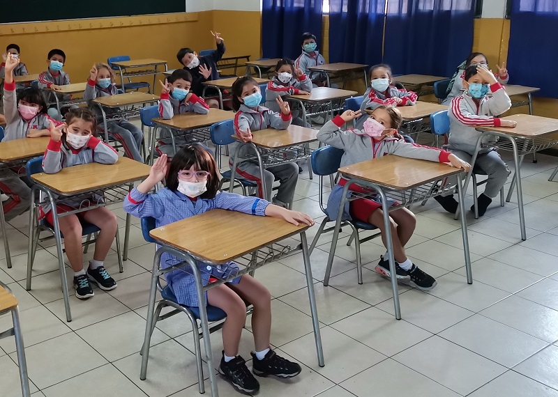 Ministerio de Educación reitera el uso obligatorio de mascarilla en establecimientos educacionales