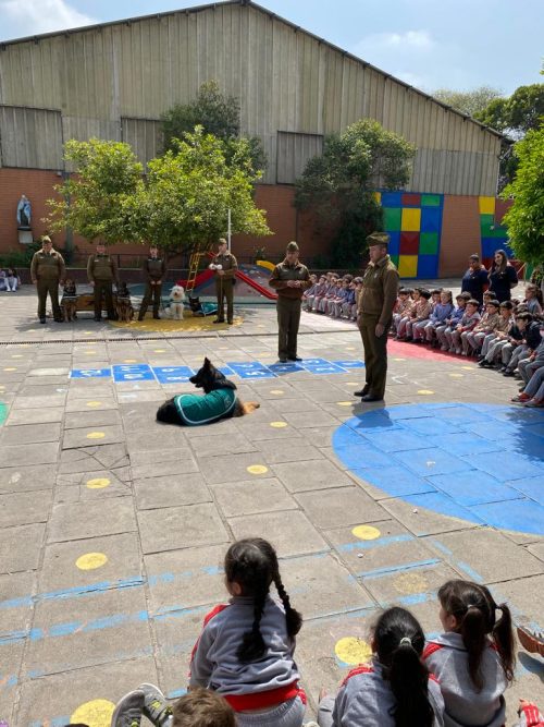 Visita  de  la Escuela de Adiestramiento Canino