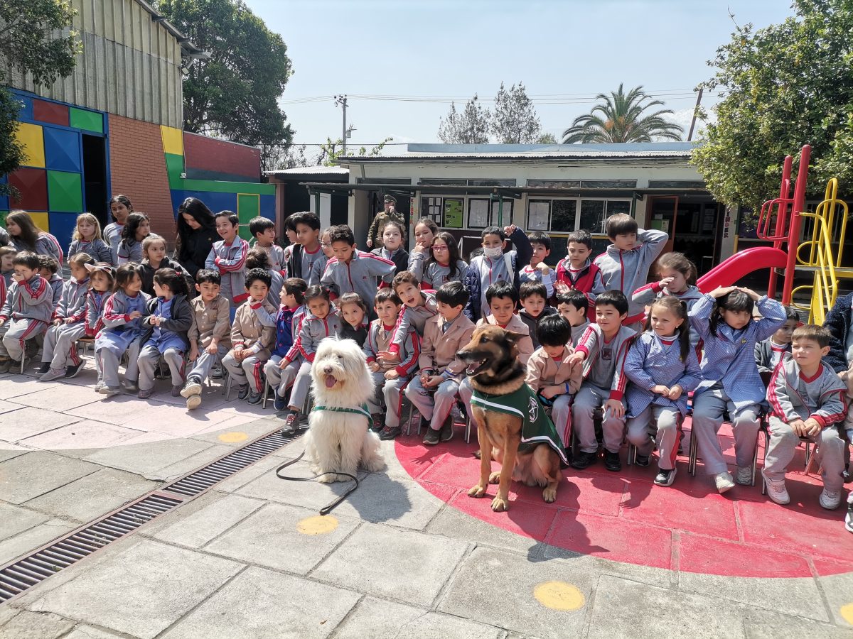 Visita  de  la Escuela de Adiestramiento Canino