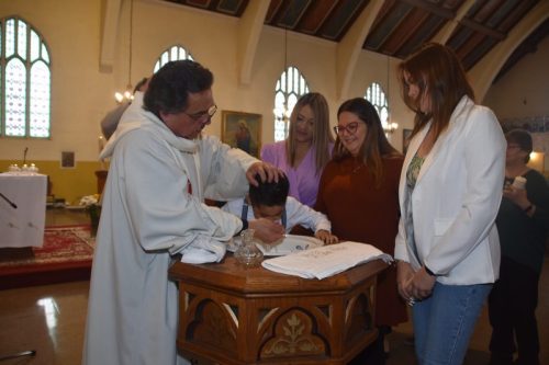 Bautismo de estudiantes de Nivel Medio a 2° Básico,