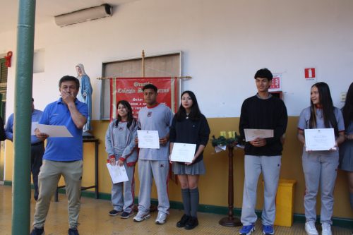 Premiación alumnos/as destacados/as 2023