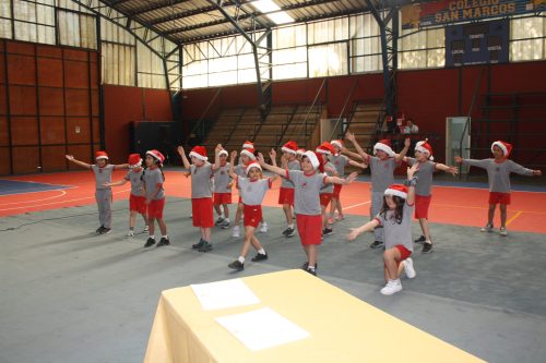 Premiación alumnos/as destacados/as 2023