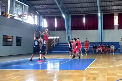 Nos ubicamos entre los 4 mejores colegios del Básquetbol Superior Varones en Copa Soprole UC
