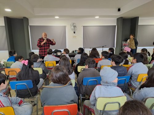 Visita del Autor Esteban Cabezas