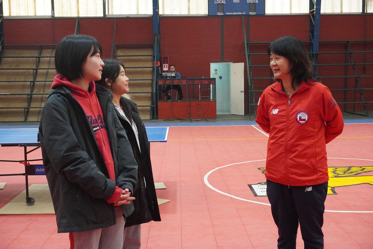Tania Zeng dio Clínica de Tenis de Mesa en nuestro colegio