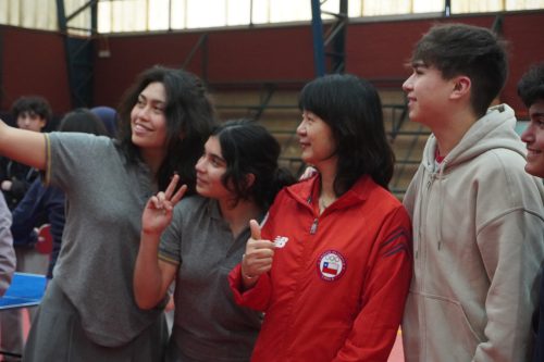 Tania Zeng dio Clínica de Tenis de Mesa en nuestro colegio