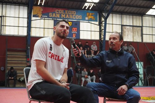 Visita de Sebastián Herrera y Clínica de Básquetbol en Colegio San Marcos de Macul