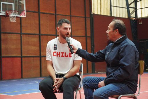 Visita de Sebastián Herrera y Clínica de Básquetbol en Colegio San Marcos de Macul