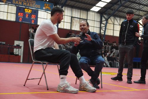 Visita de Sebastián Herrera y Clínica de Básquetbol en Colegio San Marcos de Macul