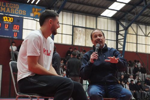 Visita de Sebastián Herrera y Clínica de Básquetbol en Colegio San Marcos de Macul