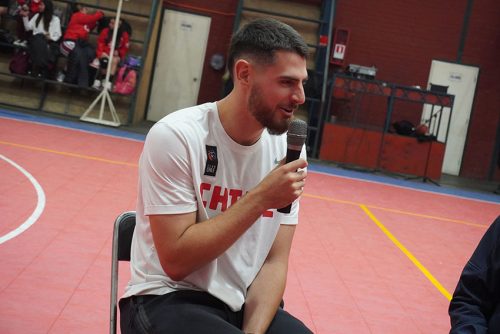 Visita de Sebastián Herrera y Clínica de Básquetbol en Colegio San Marcos de Macul