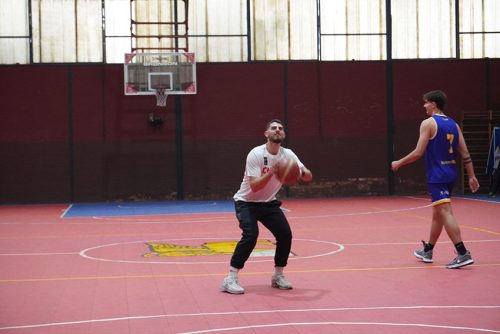 Visita de Sebastián Herrera y Clínica de Básquetbol en Colegio San Marcos de Macul