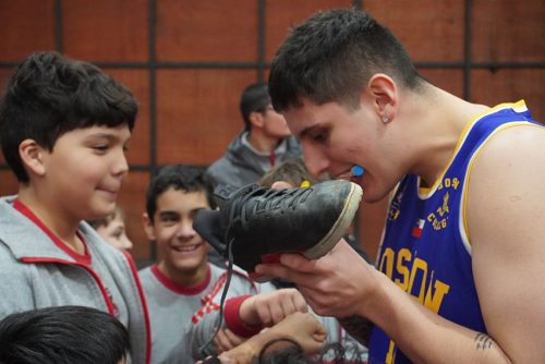 Visita de Sebastián Herrera y Clínica de Básquetbol en Colegio San Marcos de Macul