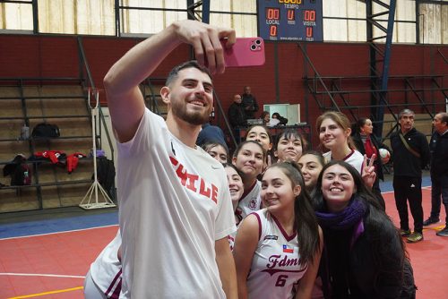 Visita de Sebastián Herrera y Clínica de Básquetbol en Colegio San Marcos de Macul