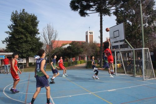 BASQUETBOL VARONES INTERMEDIA COMPETENCIA BOSTONEDUCA