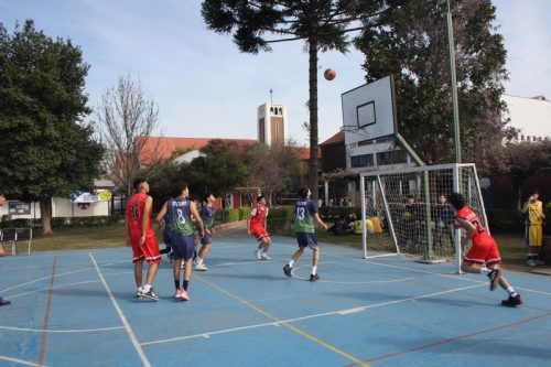 BASQUETBOL VARONES INTERMEDIA COMPETENCIA BOSTONEDUCA