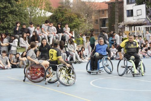 ACTIVIDAD DE  DEPORTE  ADAPTADO (HANDBOL EN  SILLA  DE RUEDAS)